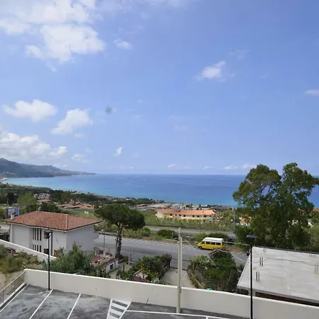 Sole A Village Zambrone